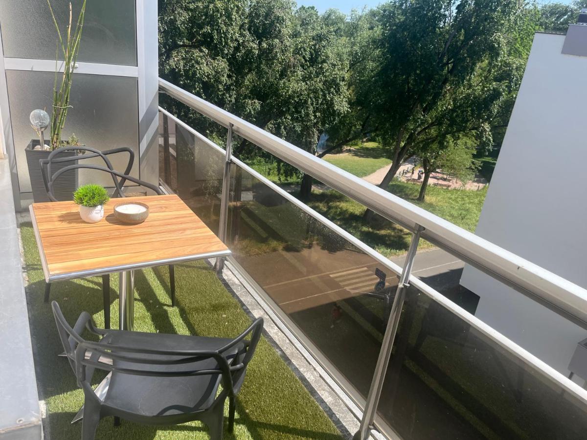 Strasbourg, Appartement Cosy Au Bord De L Eau Esterno foto